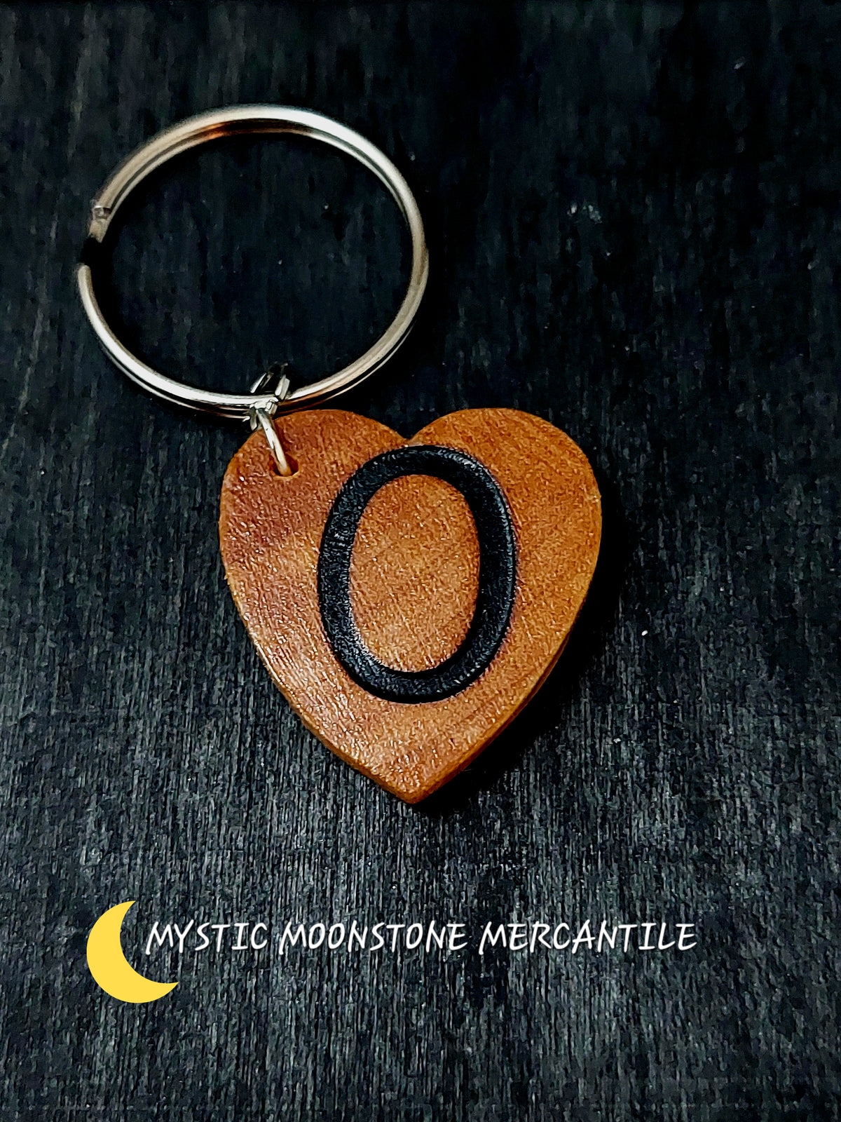 "O" PERSONALIZED WOOD KEYCHAIN