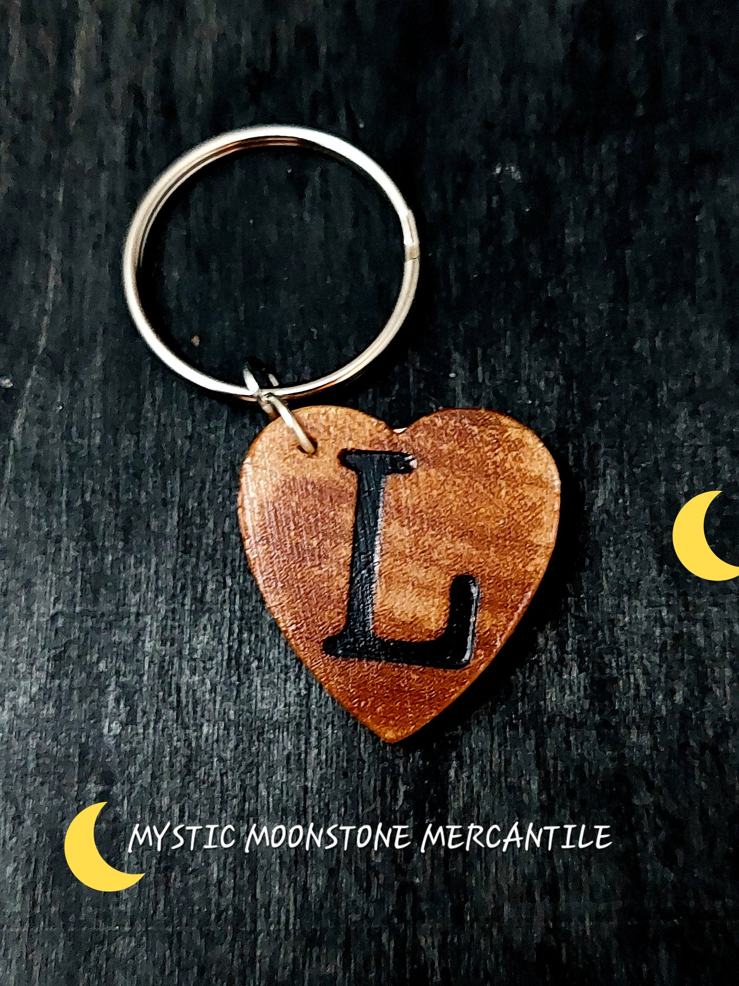 "L" PERSONALIZED WOOD KEYCHAIN