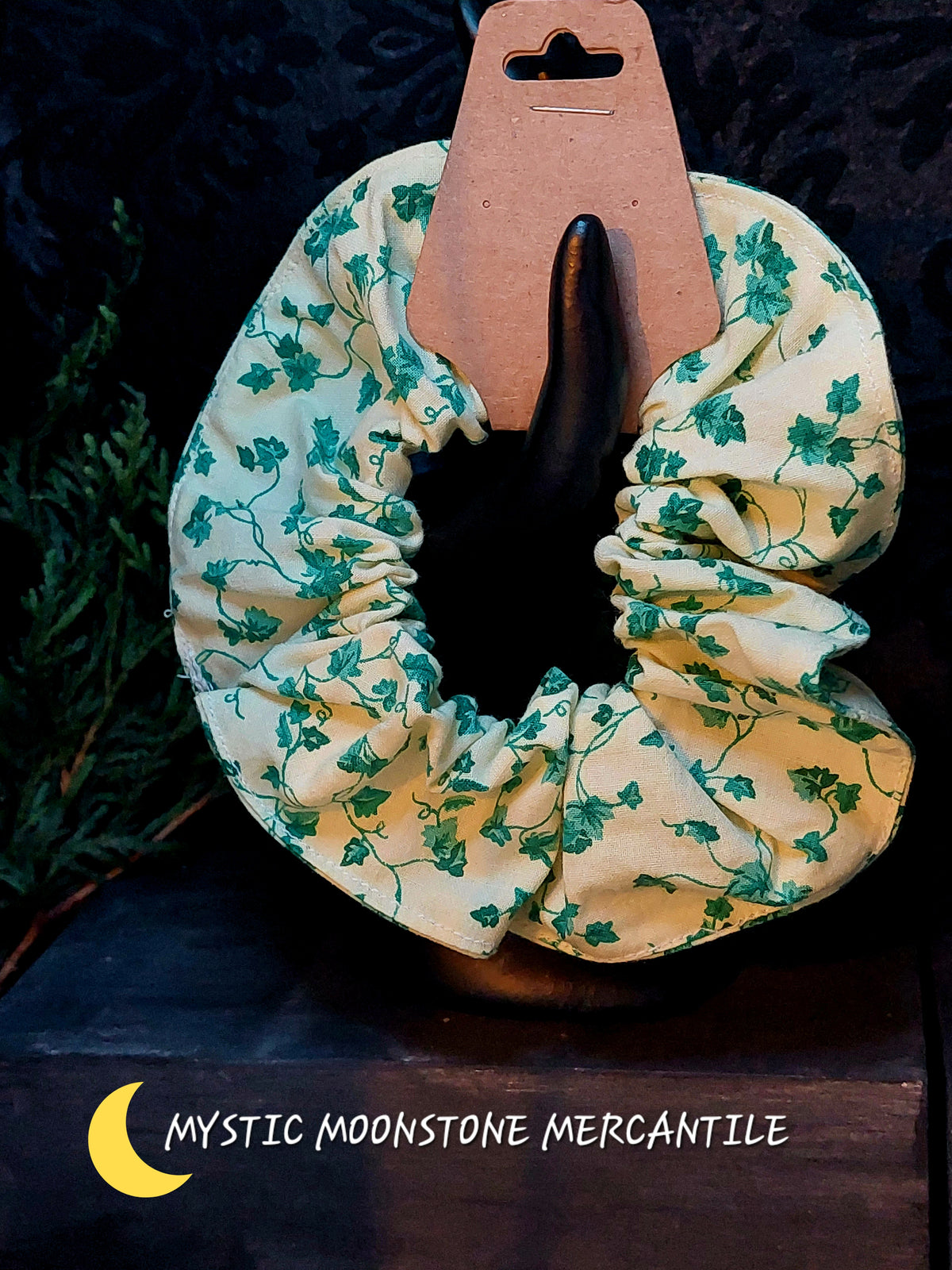 IVY SCRUNCHIE