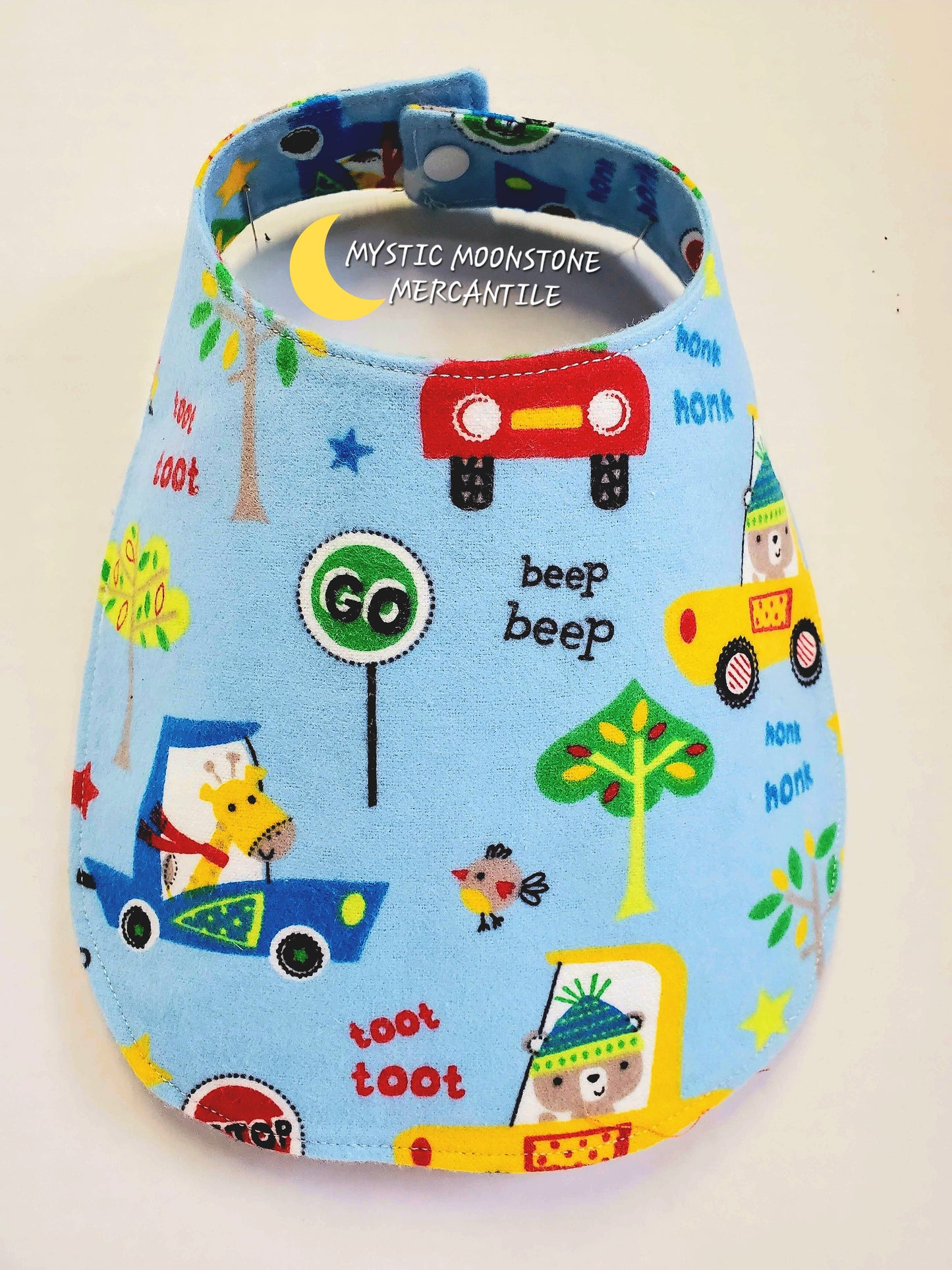 "ANIMALS AND CARS"  100% COTTON FLANNEL DOUBLE SIDED BABY BIB WITH SAFTY SNAP.