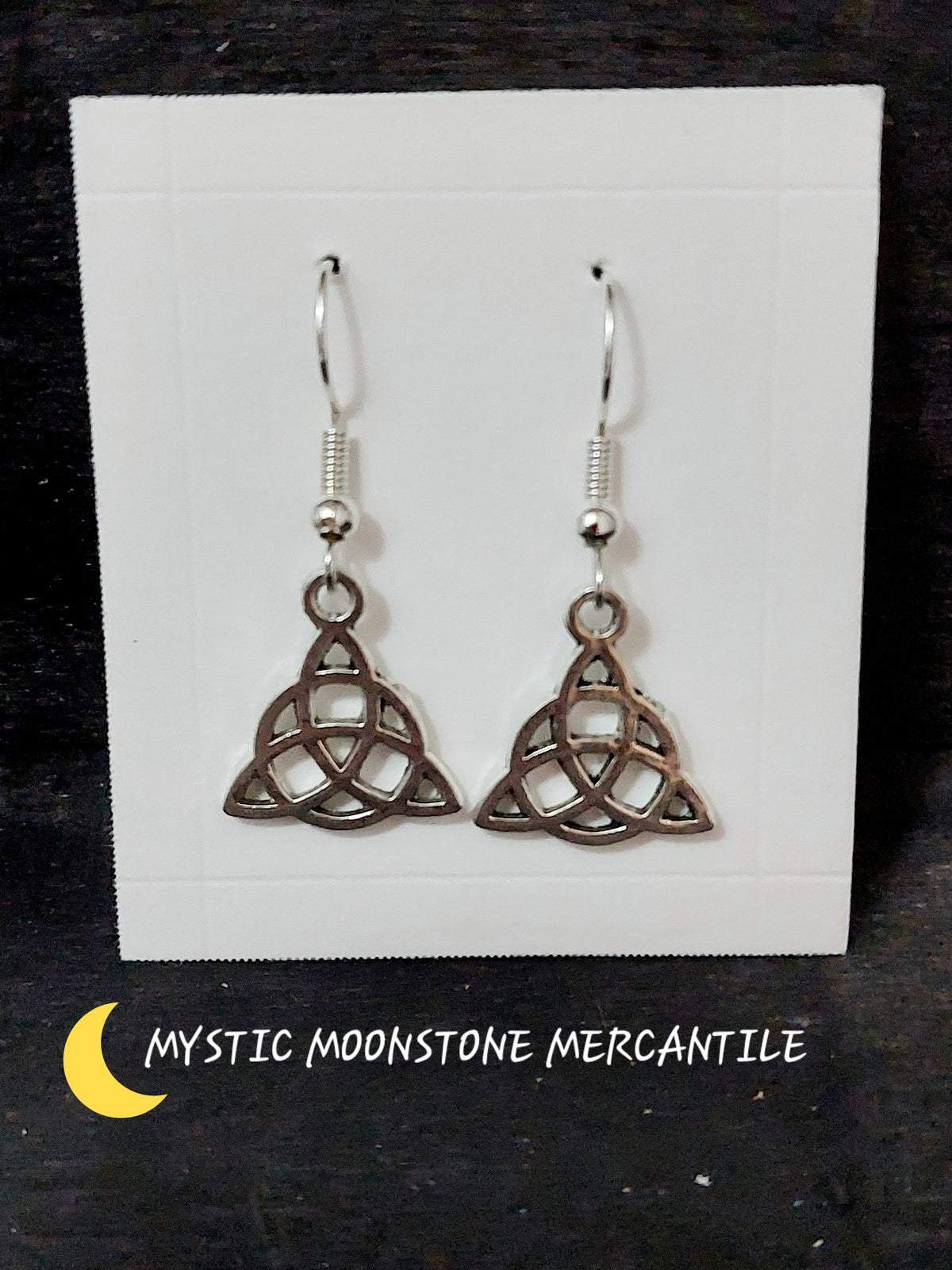 TRIQUETRA EARRINGS