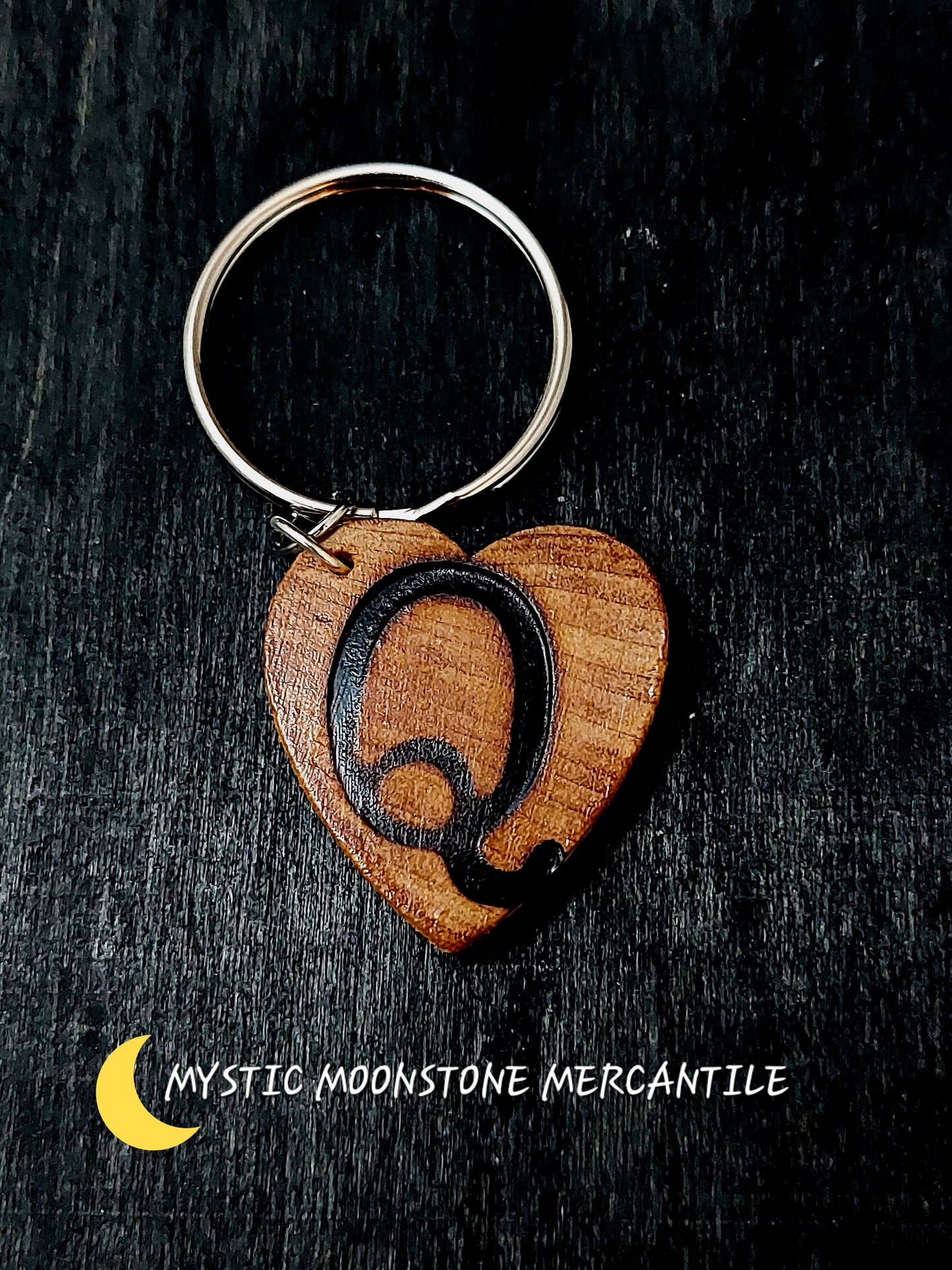 "Q"  PERSONALIZED WOOD KEYCHAIN