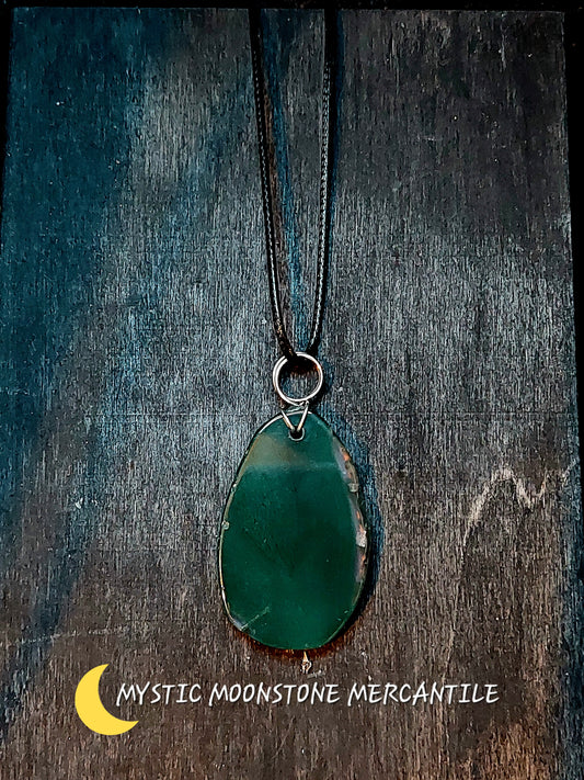 GREEN AGATE SLICE PENDANT ON BLACK WAXED CORD NECKLACE 18-20" ADJUSTABLE