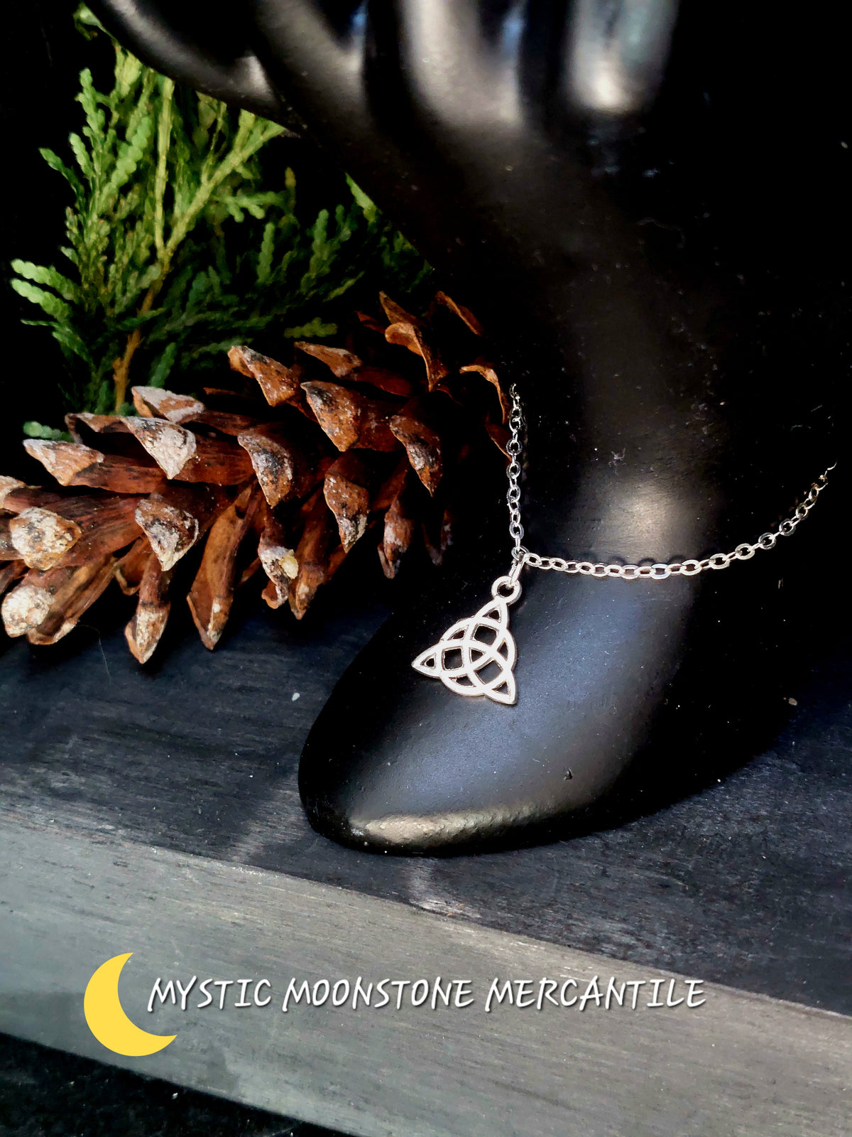 TRIQUETRA BRACELET