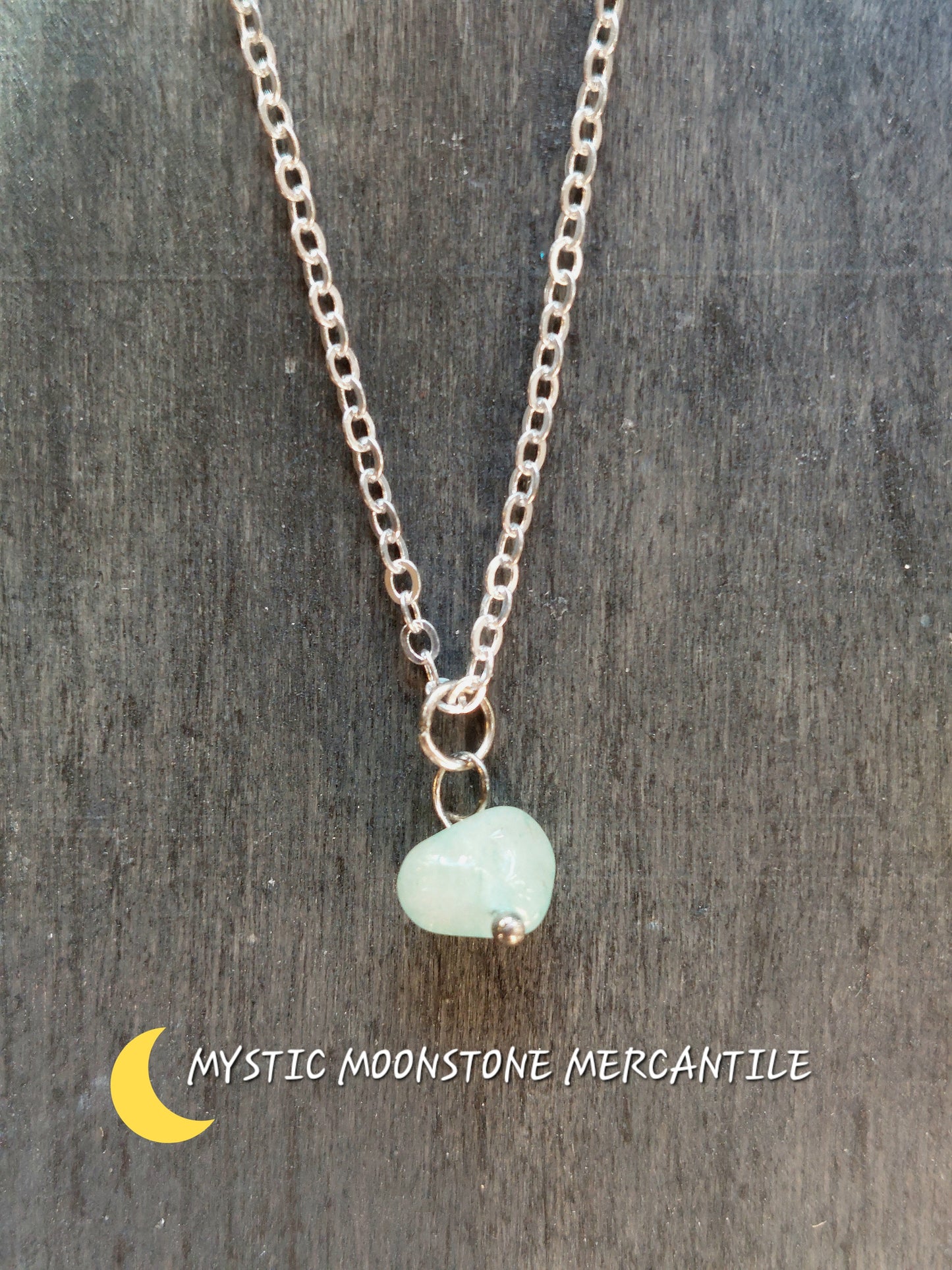 GREEN AVENTURINE MINIMALIST 18" NECKLACE.